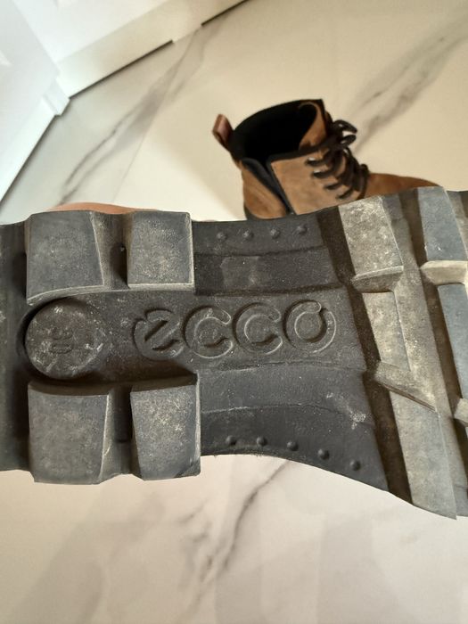 Продам ботинки на девочку , размер 30.