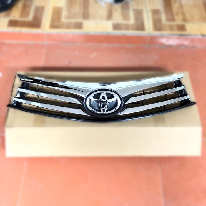 Решетка радиатора Королла Е180 Corolla 13-16