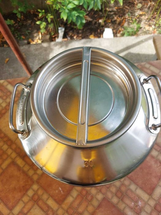 Vas inox cu capacitatea de 30 l cu capac