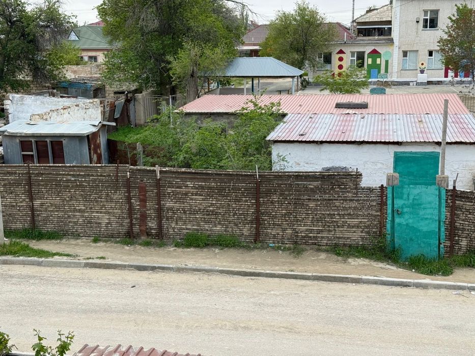 Стройкаға керек ағаш, темір, арматура, уголник бәрі бар