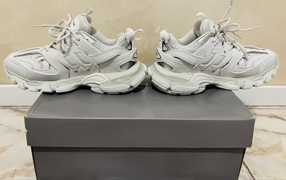 Balenciaga track nr36
