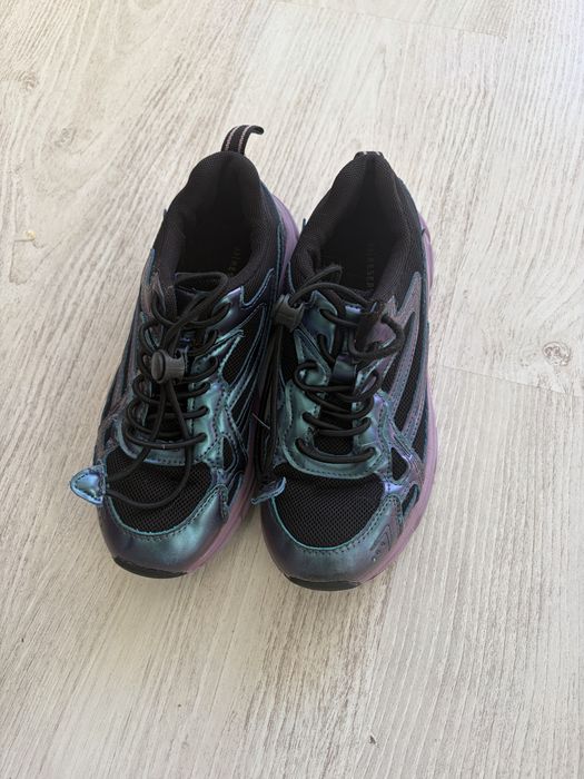 Sneakers Reserved, marime 33