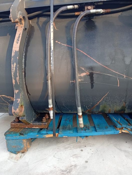 Cupa Tip crocodil jcb 436