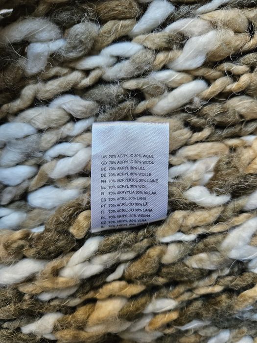 Зимен шал H&M със съдържание на вълна