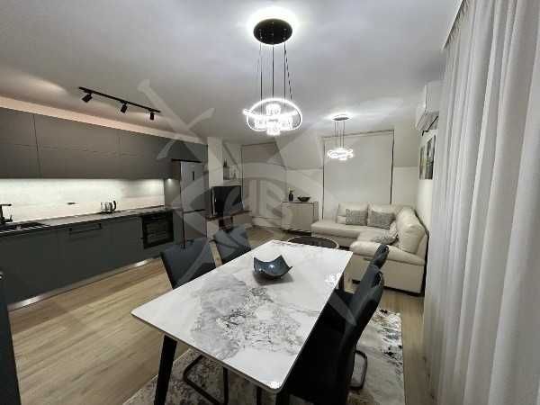 Дава се под наем Двустаен апартамент в Пловдив, Център - 80 кв.м за 797.64 € - Снимка #1