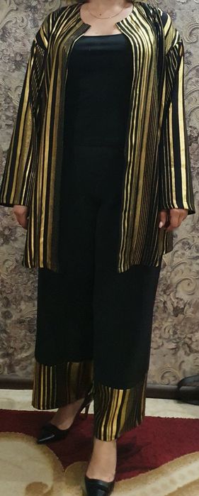 Продается новый костюм брючный двойка!