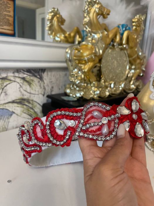 Тиара, корона , диадема