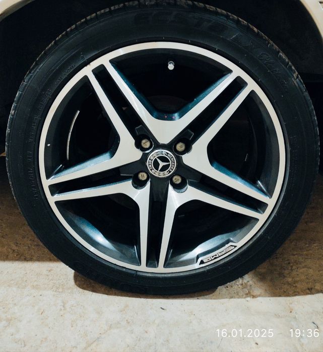 Merc Diska 215: 45: r17