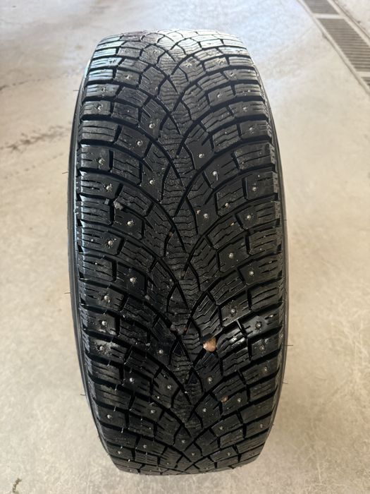 Продам резину 235.60.R18