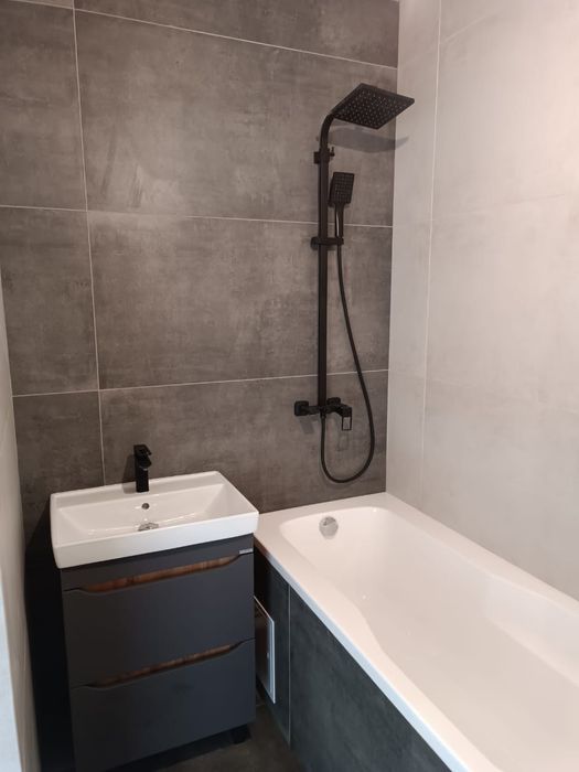 Кафельщик, Сантехник.