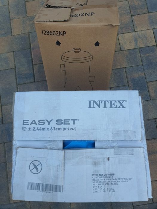 Vând piscina gonflabila