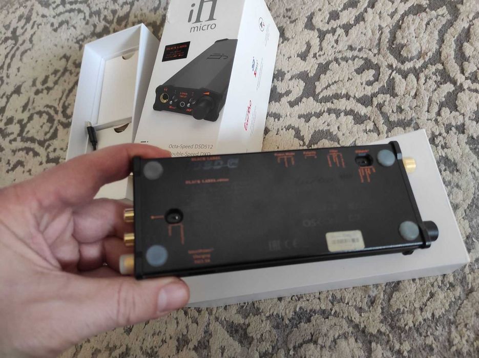 iFi micro iDSD DAC и усилвател за слушалки