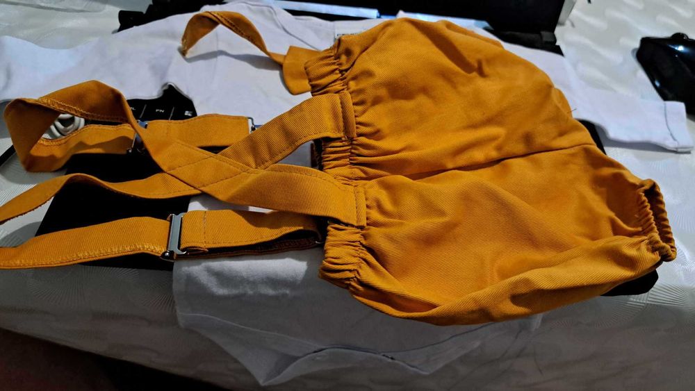 Боди и панталон с жартиери и папионка