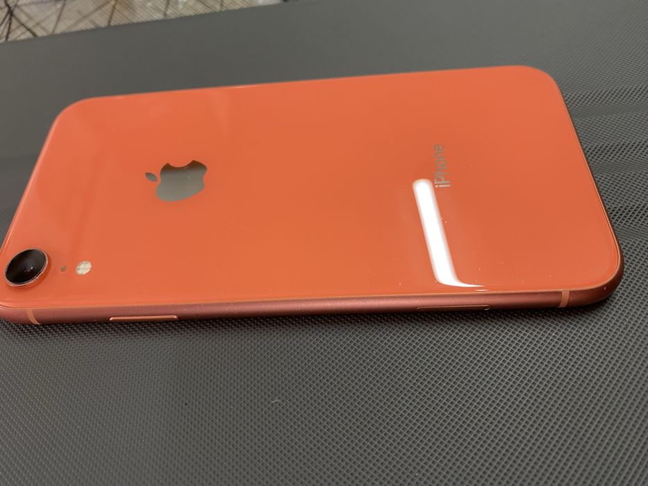 Продам Iphone XR