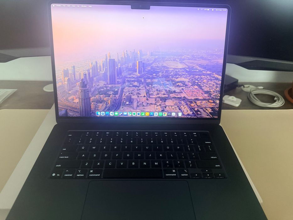 MacBook Air 15" M4 / 24GB / 512GB — практически новый, гарантия 1 год