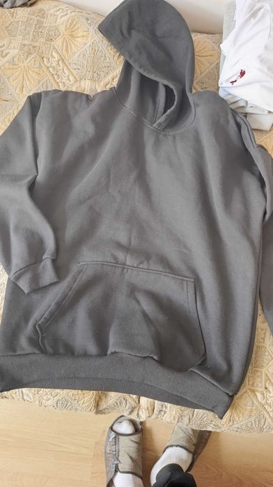 Черен суитшърт с качулка