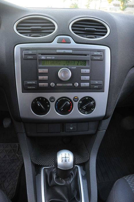 FORD Focus 2006 1.6i 101 CP E4 AC, inmatriculat proprietar in acte ofer fiscal