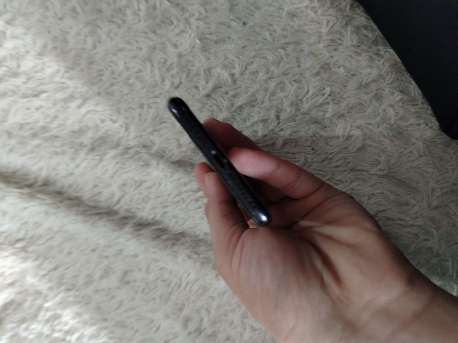 IPhone se2020 в хорошем состояние