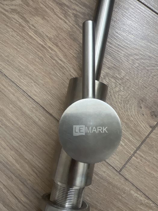 Продам смеситель Лемарк.