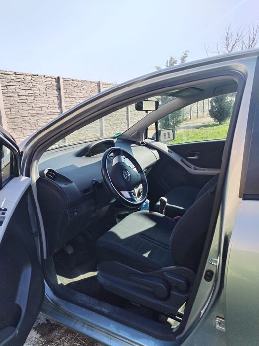 Vând Toyota Yaris 2008