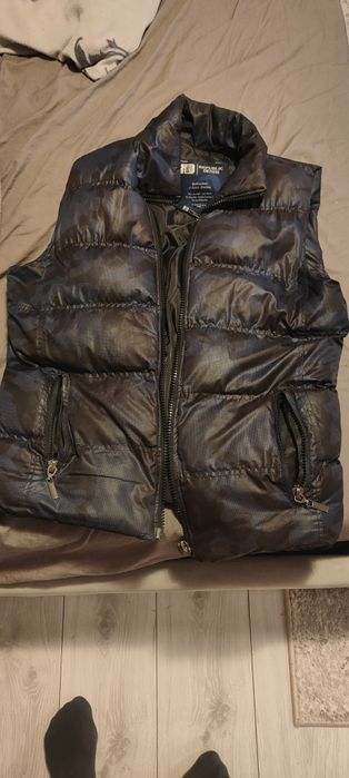 Vând vesta republic denim