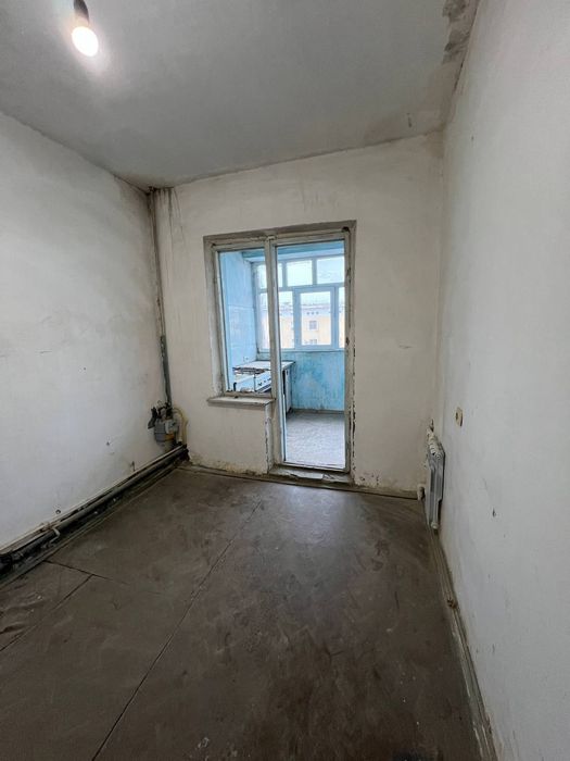 3/4/4 сотилади. 73м²