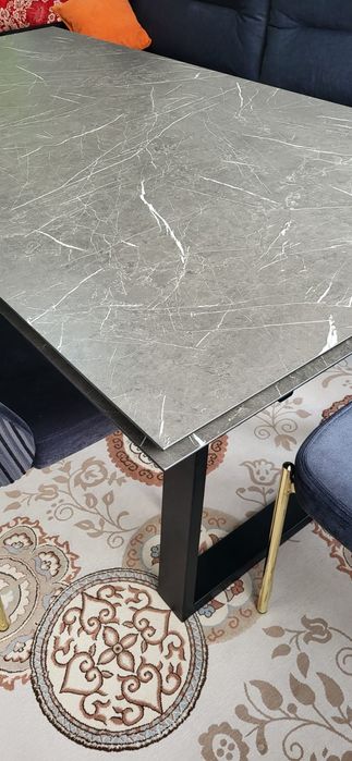 Стол для гостиной