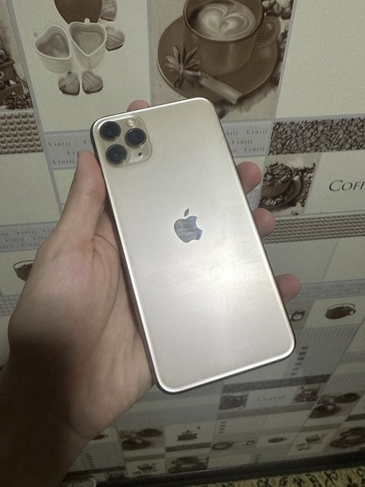 Iphone 11 Pro Max. 64- 77%