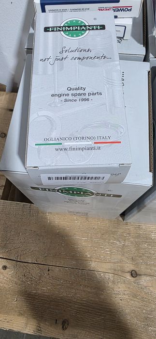 Set motor tractor fiat 312 312R fiat 411.415 import Italia original cu