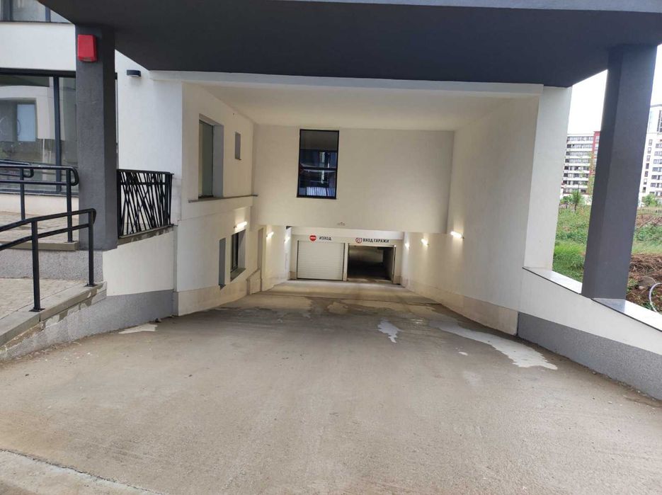 Дава се под наем Гараж / Паркомясто в София, Младост 4 - 22 кв.м за 112.2 € - Снимка #1