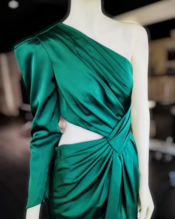 Rochie de seara noua din satin gros cu dublura marime S