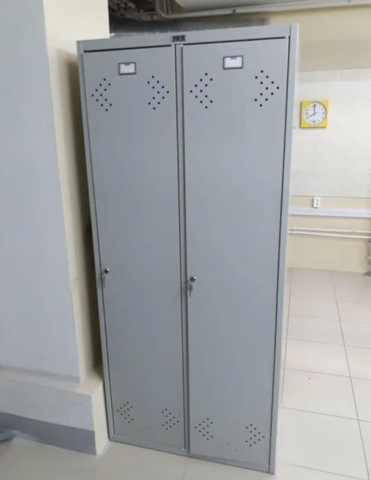 Шкафы для одежды металлические