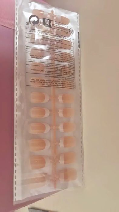 Комплект от 36 бр. нокти френски маникюр с лепящи стикери + лепило