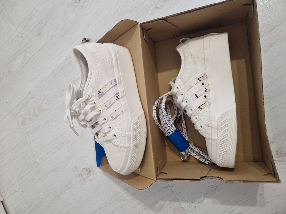 Адидас - Сникърси Nizza Platform