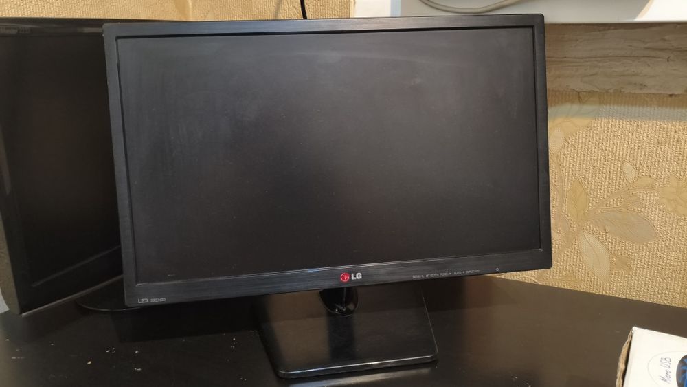 Мониторы FullHD 21.5" VGA