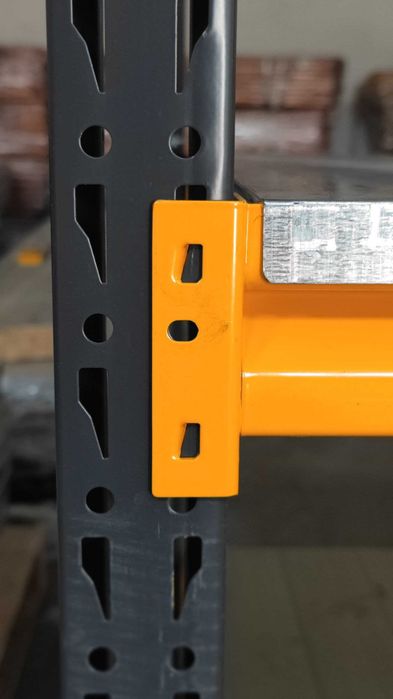 Продам металлические среднегрузовые стеллажи