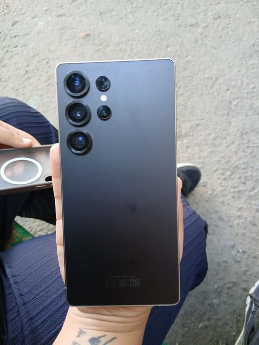 Продам телефон Самсунг s 25 ультра