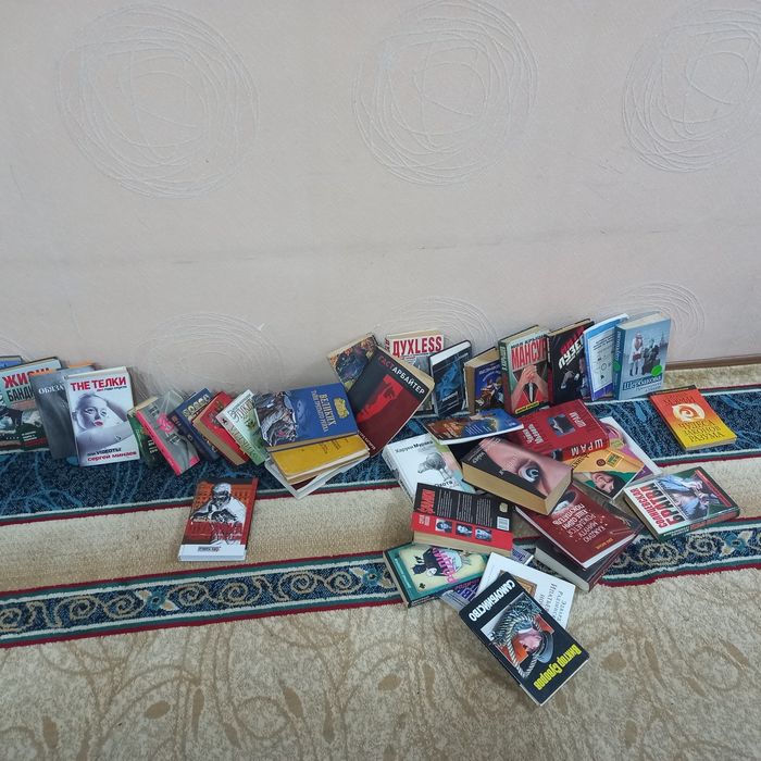 100 ta ruscha kitoblar sotiladi