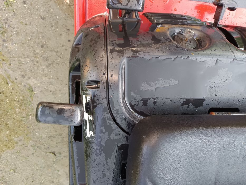 Tractor gazon / iarba