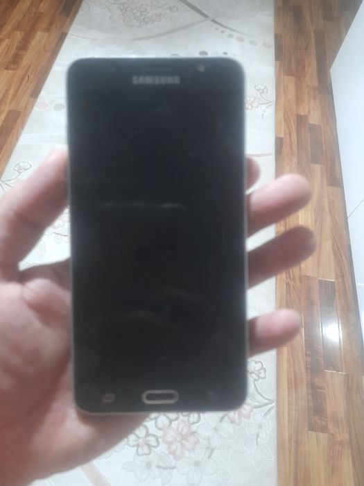 Продаёться телефон