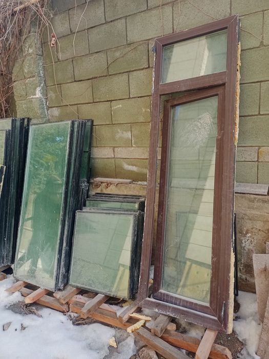 Продам б/у пластиковые окна