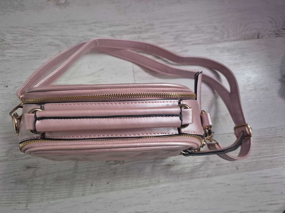 Geantă crossbody matlasată roz, pentru femei, din piele vegană