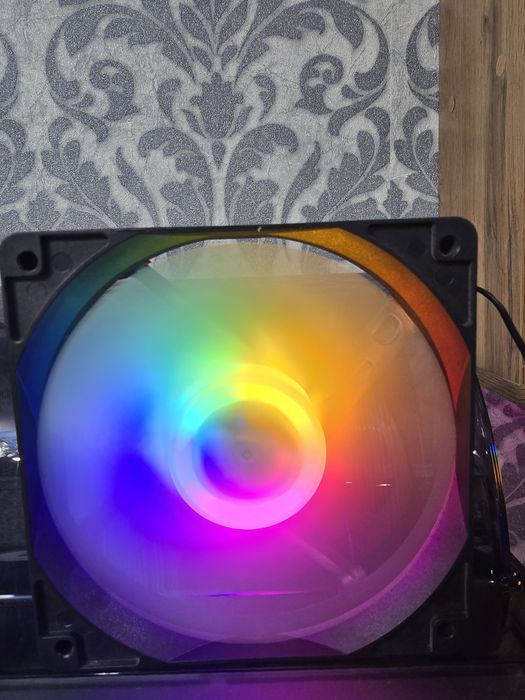 Продам кулер ргб