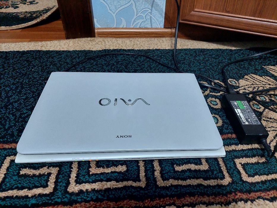 SONY. VAIO. COREI 5 windows 10 notebook