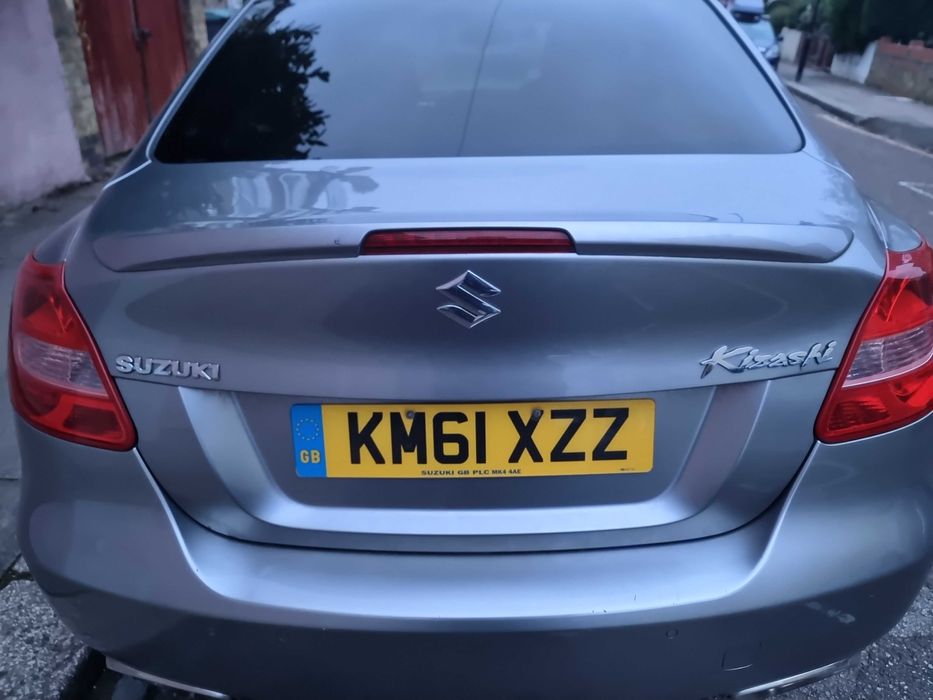 Продавам Suzuki Kizashi 2012 Auto petrol. 2.4cc 220hp. AWD/2WD