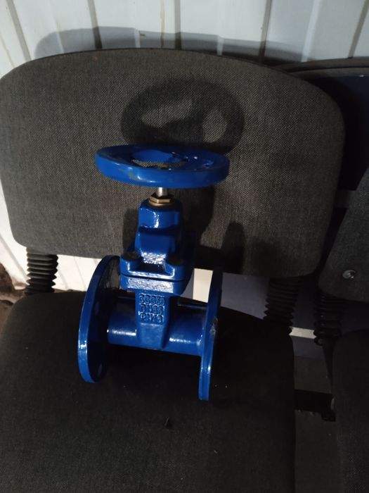 Продам новую задвижку