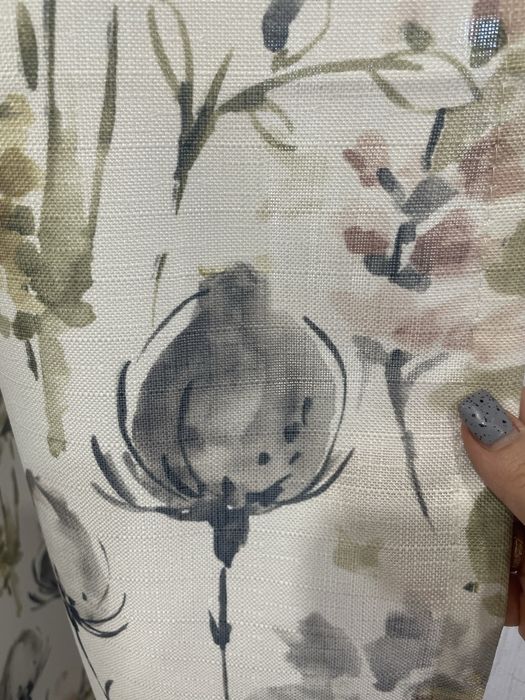 Продам  тюль , шторы очень красивые , новые