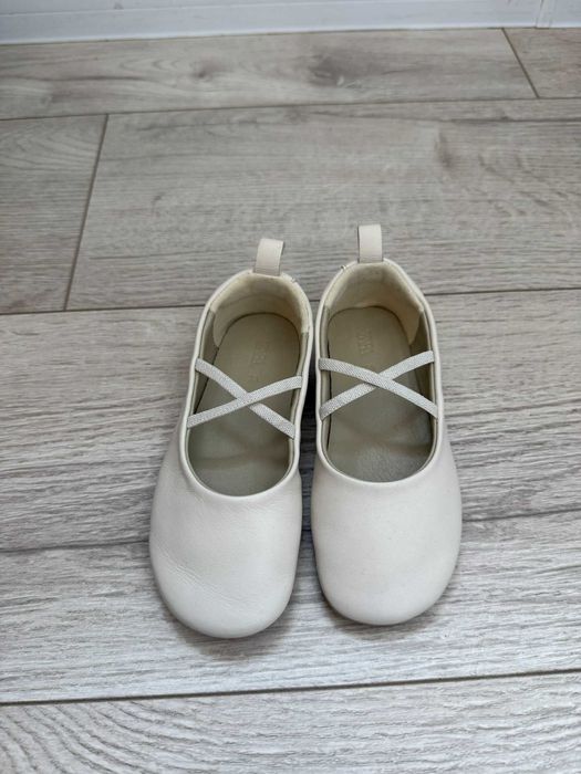 Кожени балеринки Zara в бяло-екрю, размер 24