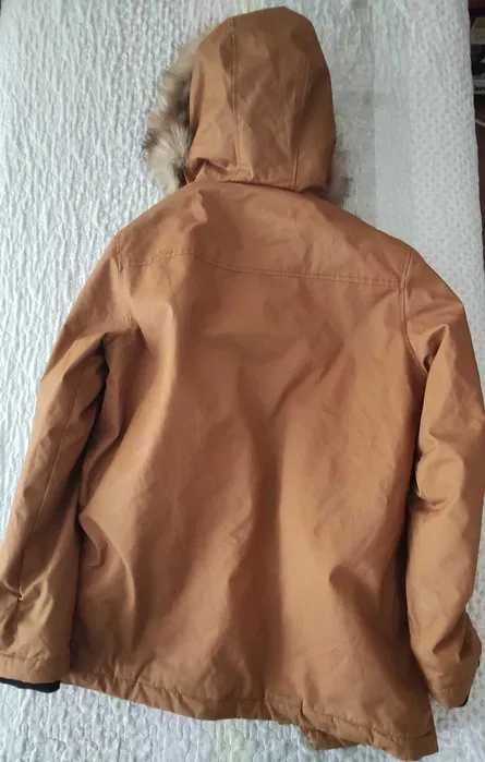 Продавам яке Urban Classics цвят тъмна горчица