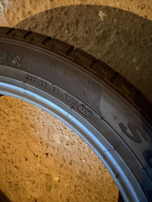 255/45/20 Pirelli Scorpion